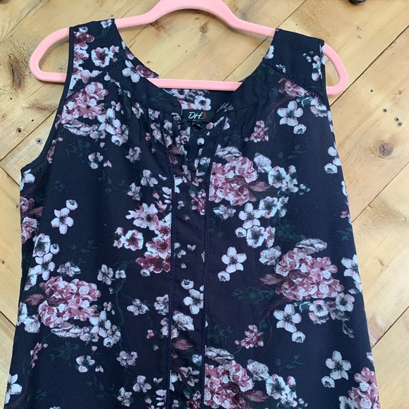 Denver Hayes sleeveless blouse. - Picture 1 of 2